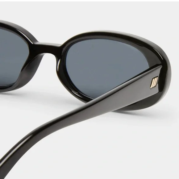 Le Specs - Outta Love - Picture 4 of 8